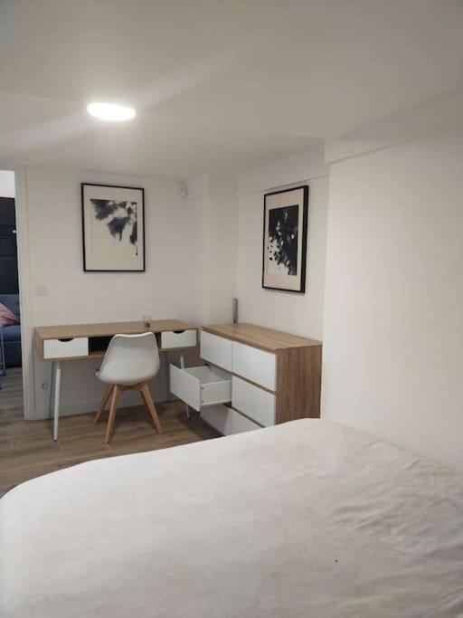2 Piece Avec Terrasse Ensoleille Apartamento Suresnes Exterior foto