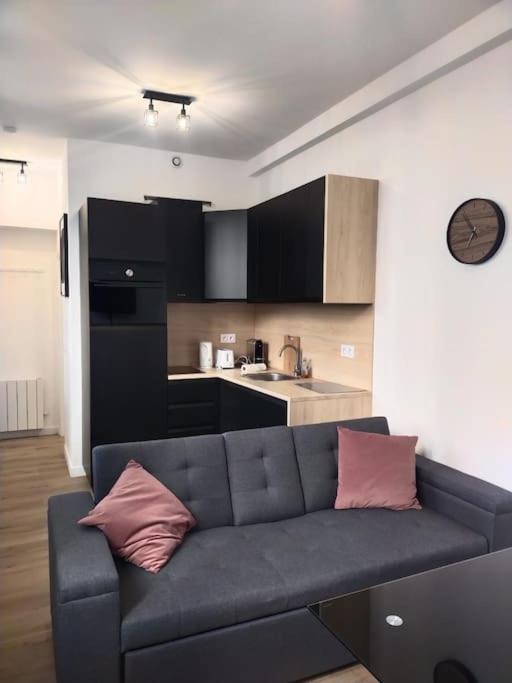 2 Piece Avec Terrasse Ensoleille Apartamento Suresnes Exterior foto