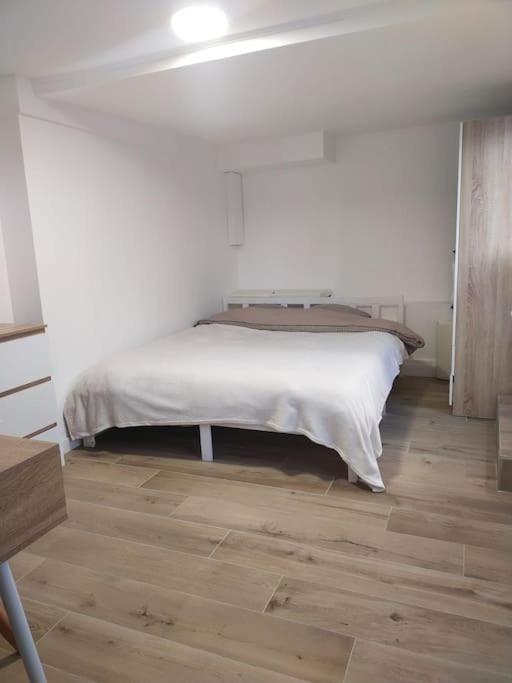 2 Piece Avec Terrasse Ensoleille Apartamento Suresnes Exterior foto