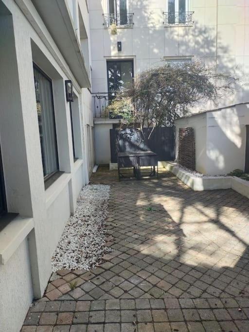 2 Piece Avec Terrasse Ensoleille Apartamento Suresnes Exterior foto
